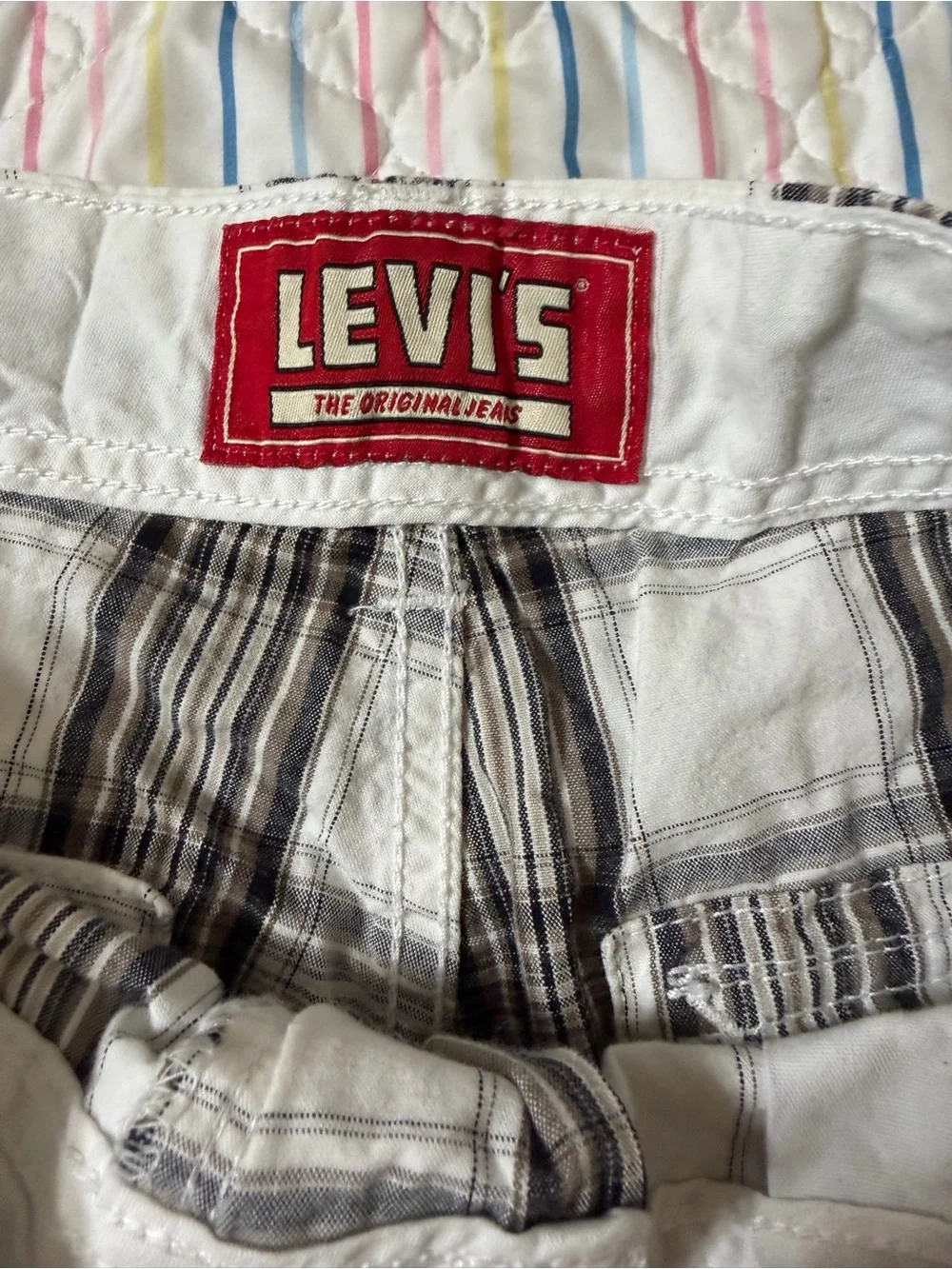 Levi's Men's Plaid Cargo Shorts — White & Gray